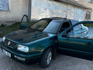 Volkswagen Vento foto 2