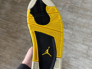 Jordan 4 ,,Vivid Sulfur foto 5