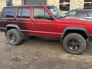 Jeep Cherokee foto 7