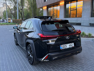 Lexus UX foto 2