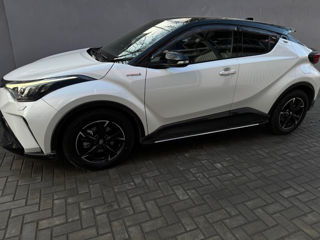 Toyota C-HR foto 2