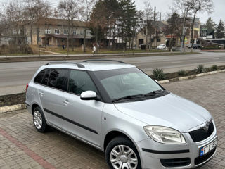 Skoda Fabia foto 2