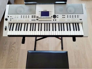 Yamaha PSR S550