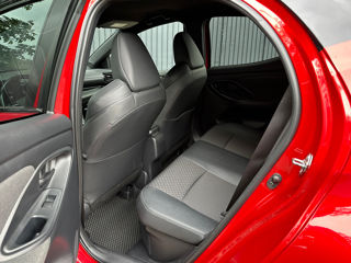 Toyota Yaris foto 8