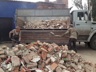 Balti. Colectare si avacuarea deseurelor de constructie. foto 4