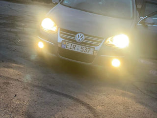 Volkswagen Jetta foto 4