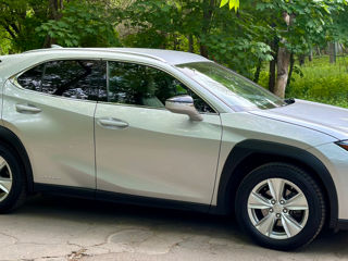 Lexus UX foto 2