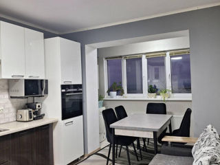 2-комн. кв., 67 м², 10/11 эт.