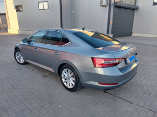 Skoda Superb foto 2