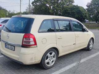 Opel Zafira foto 3