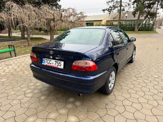 Toyota Avensis foto 5