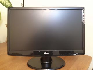 Monitor LG W2243S