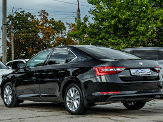 Skoda Superb foto 2