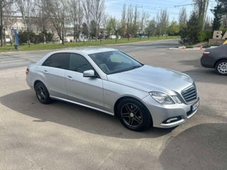 Mercedes E-Class фото 0