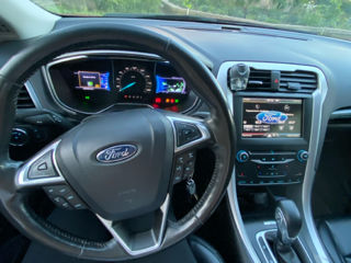 Ford Fusion foto 10