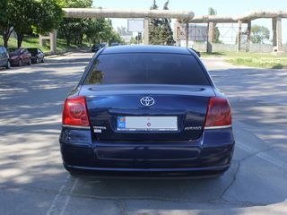 Toyota Avensis foto 6