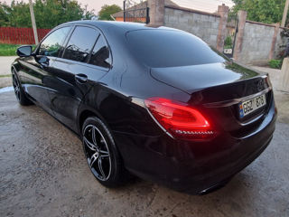 Mercedes C-Class foto 2