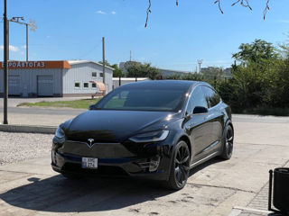 Tesla Model X foto 2