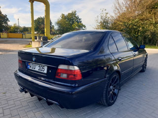 BMW 5 Series foto 10