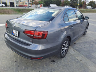 Volkswagen Jetta foto 3