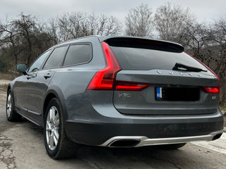 Volvo V90 Cross Country foto 2