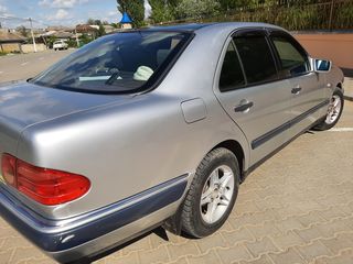 Mercedes E Class foto 4