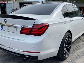 BMW 7 Series foto 3