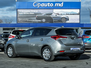 Toyota Auris foto 2