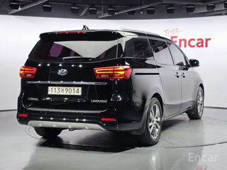 KIA Carnival foto 2