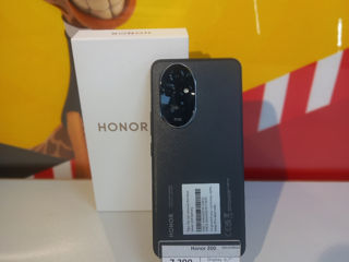 Honor 200.pret 7390lei.