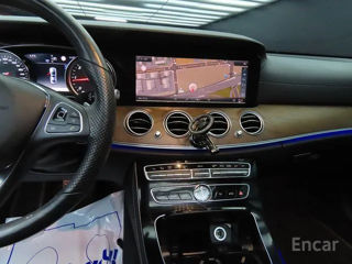 Mercedes E-Class foto 10