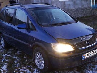 Opel Zafira foto 2