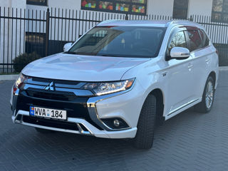 Mitsubishi Outlander foto 2