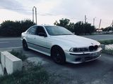 BMW 5 Series foto 3