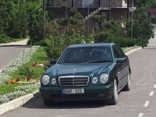 Mercedes E Class foto 2