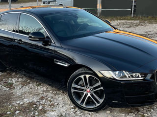 Jaguar XE foto 5