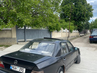 Mercedes Series (W124) foto 2