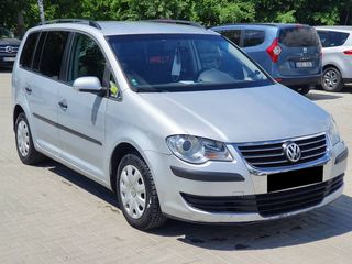 Volkswagen Touran foto 4