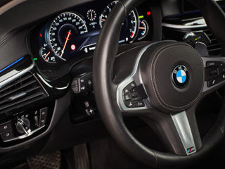 BMW 5 Series foto 4