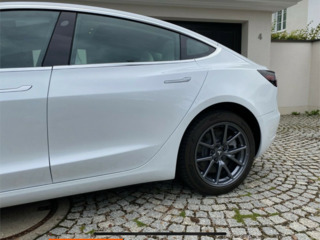 Tesla Model 3 foto 3