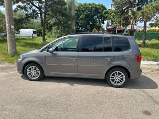 Volkswagen Touran foto 3