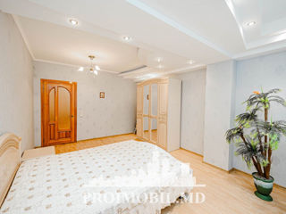 Apartament cu 3 camere, 121 m², Centru, Chișinău foto 3
