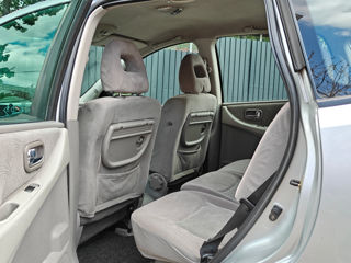 Nissan Almera Tino foto 10