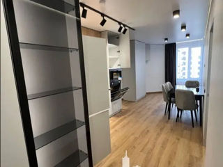 Apartament cu 2 camere, 70 m², Buiucani, Chișinău foto 4