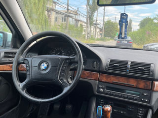 BMW 5 Series foto 5