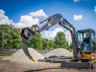 Bobcat excavator pentru lucrări de terasament foto 17