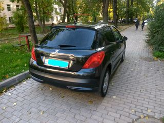 Peugeot 207 foto 2