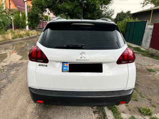 Peugeot 2008 foto 3