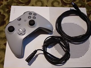 Игровая приставка Microsoft Xbox One S 500gb foto 1