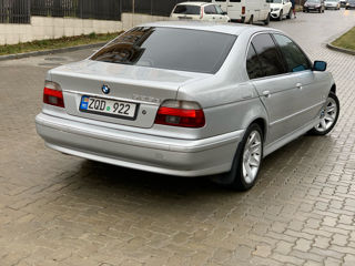 BMW 5 Series foto 4